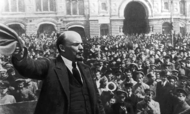 Lenin Dies