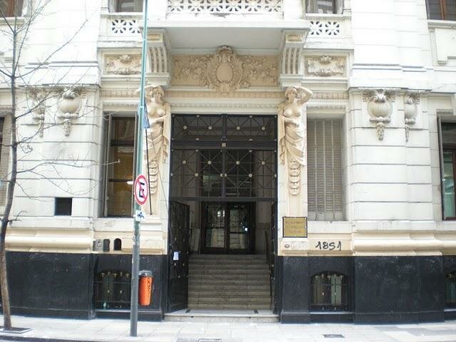 Creación de la primera Escuela Superior de Comercio