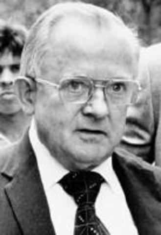 L.B. Shettles tente de cloner un humain pour la première fois dans l'Histoire