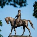 lee Statue