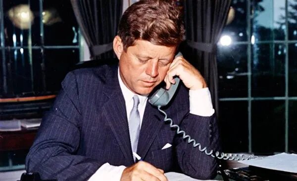 Distensión internacional: Teléfono rojo