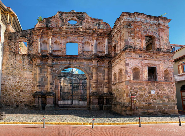 Universidad de San Francisco Javier - Panamá