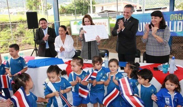 Inicios 1990, Costa Rica