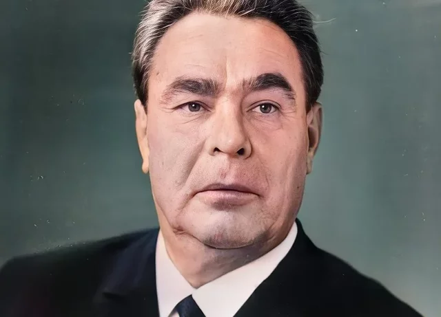 Leonid Brežnev saab võimule