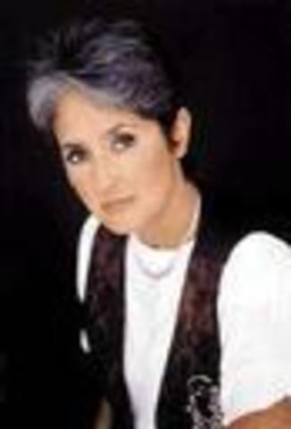 Joan Baez is born