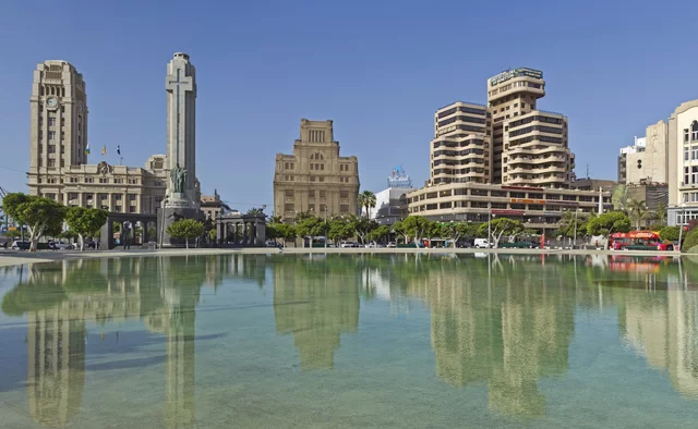 Construcción de la plaza España