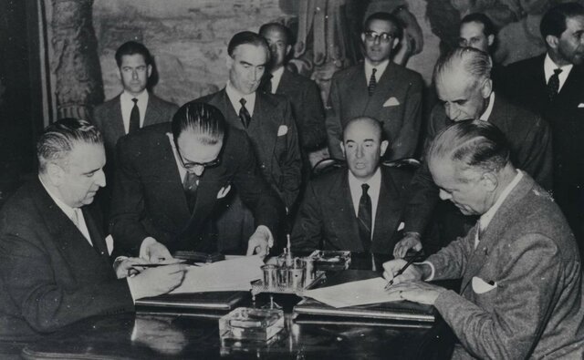 Suscripción del primer préstamo norteamericano