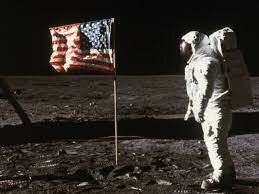 Hombre Llega a La Luna