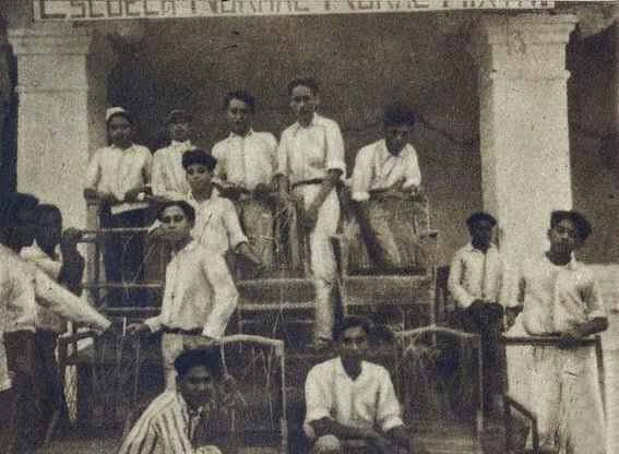 Creación de las Escuelas Normales Rurales