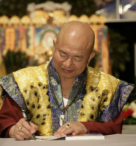 Living Buddha Lian-sheng (Sheng-Yen Lu) was born in Chiayi, Taiwan