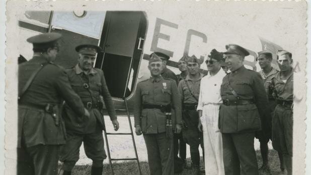 FRANCO LLEGA A SEVILLA