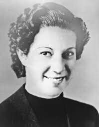 1953 (Primera egresada)