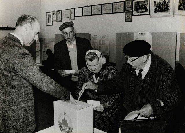 April 1990 -> PRVE VEČSTRANKARSKE VOLITVE