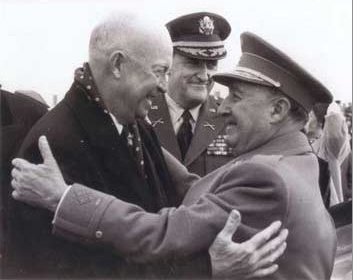 1953 - Tratado económico y defensivo con los EE.UU