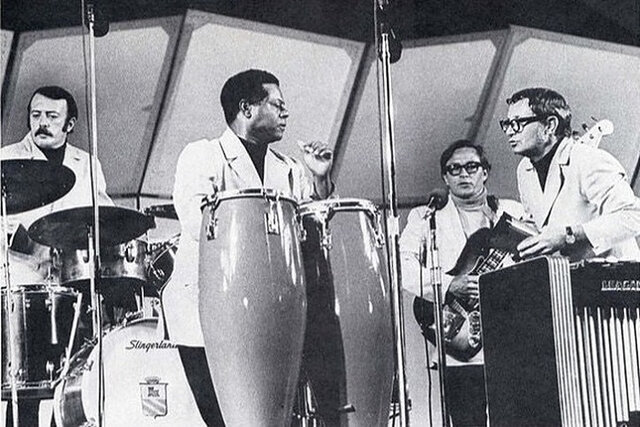 tocó con la banda, Santana