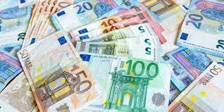 The Euro becomes official