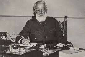 Se forma en Burgos la Junta de Defensa Nacional presidida por Cabanellas.