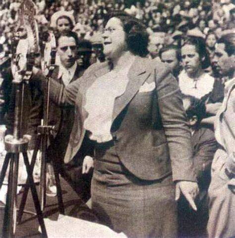 4 de noviembre de 1936	Largo caballero da entrada en el gobierno a miembros de la CNT como ministros. Federica Montseny, anarquista, primera mujer ministra en la Historia de España.