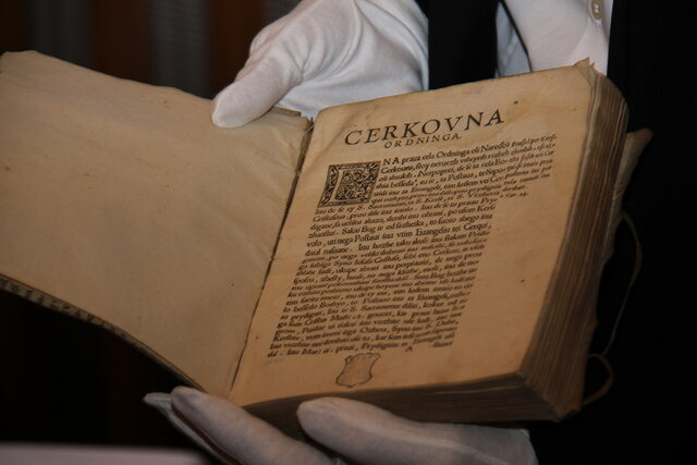 PRVI SLOVENSKI TISKANI KNJIGI