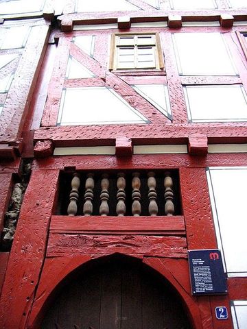 в Марбурге у Ломоносова родился сын.