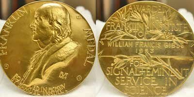 2003: Wins the Benjamin Franklin Medal