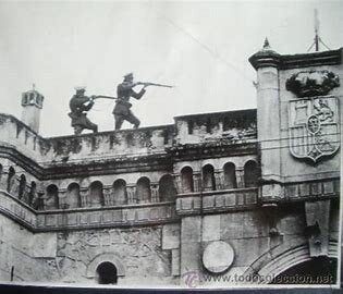 En la cárcel Modelo de Madrid son asesinados Melquíades Alvarez, Ruiz de Alda, Fernando Primo de Rivera entre otros. Se crean en Madrid los tribunales populares.