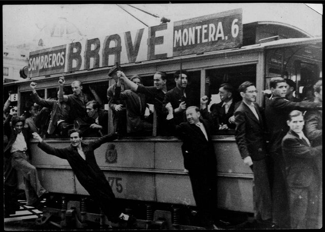 Ataque contra el Cuartel de la Montaña. En accidente de aviación muere en general Sanjurjo. Comienzan a perfilarse ambas zonas y se organizan columnas.