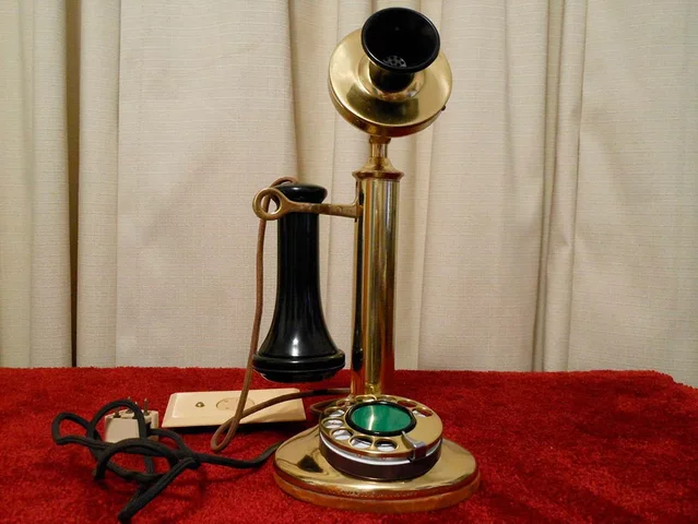 TELÉFONO CANDELABRO