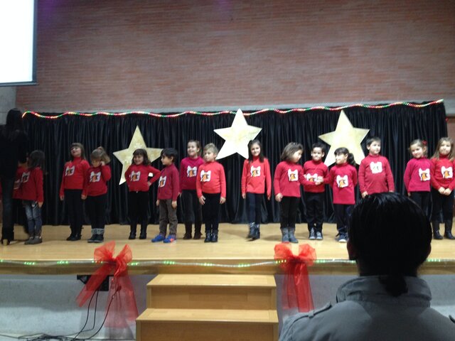 Festival a l’escola abans de començar primària.