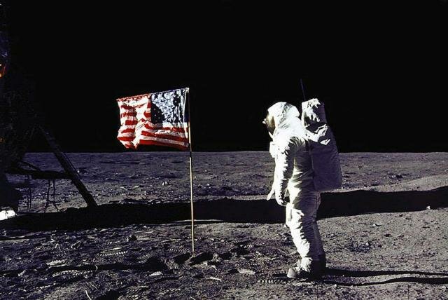 USA LLEGA A LA LUNA