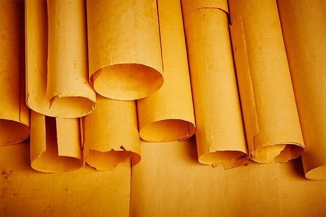 Papir i pergamins-Paper