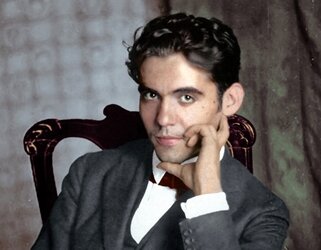 Federico garcía Lorca es asesinado por los sublevados en Granada.