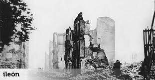 La ciudad vasca de Guernica sufre un brutal bombardeo el día 26 a cargo de la Legión Cóndor.