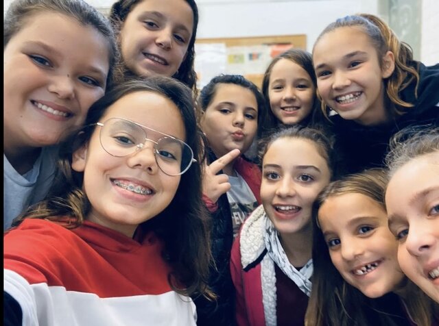 PRIMERA VACUNA AMB AMIGUES