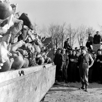 They arrive in Buchenwald