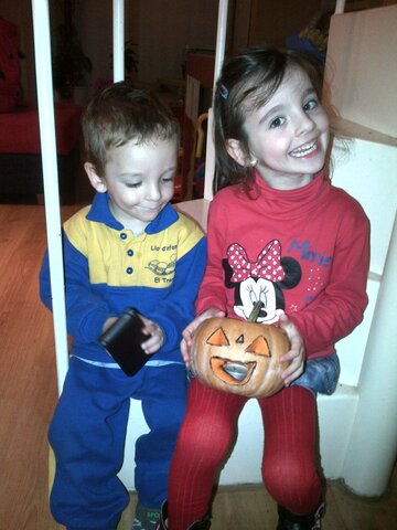 Primera vegada fent carbasses amb llum dins