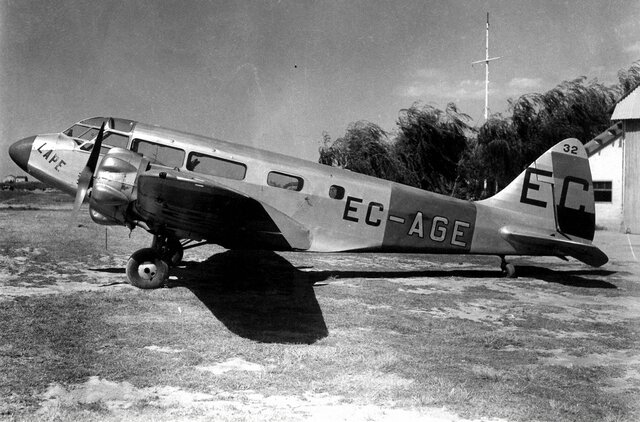 El general Mola muere en accidente de aviación.