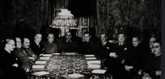 Formación de la Junta de Defensa Nacional en Burgos.