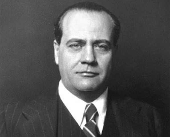 El socialista Juan Negrín sustituye a Largo Caballero al frente del gobierno republicano.