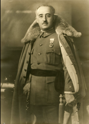 Franco concentra el poder entre los sublevados.