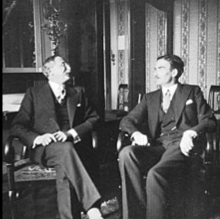 Creación del Comité de No Intervención.