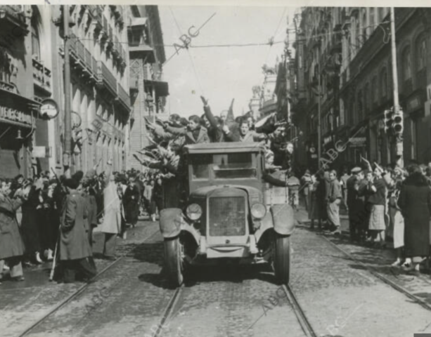 Entran las tropas franquistas en Madrid.