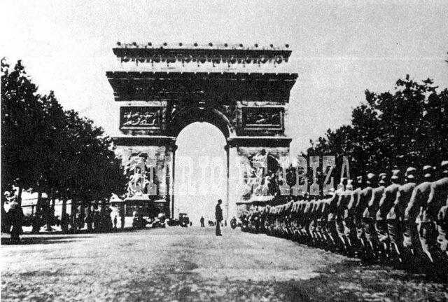 Las tropas alemanas entran en París