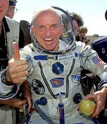 Primer turista espacial