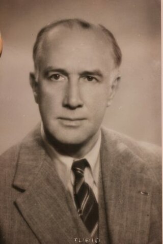 CARLETON W. WASHBURNE