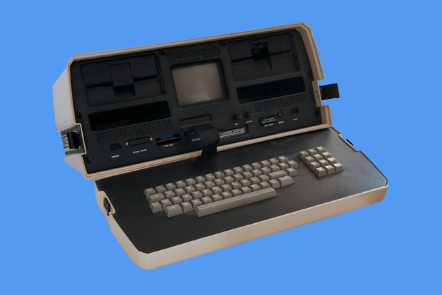 Первый коммерческий и общедоступный ноутбук Osborne 1