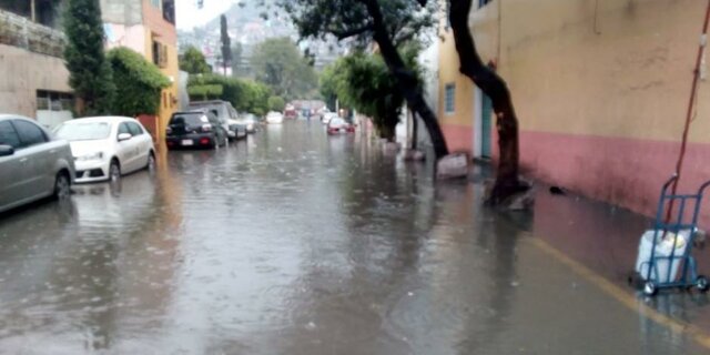 Construcción de carreteras y centros comerciales en GAM