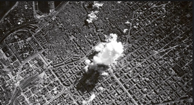 El gobierno de la República se traslada a Barcelona.