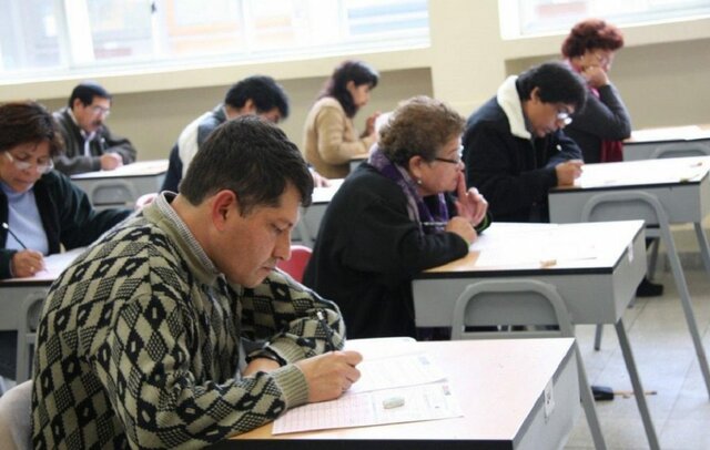 Descentralización la eduacación y reformar los estudios de educación normal