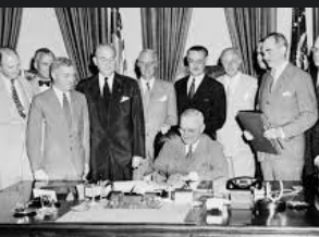 Creación de la OTAN por el Tratado de Washington